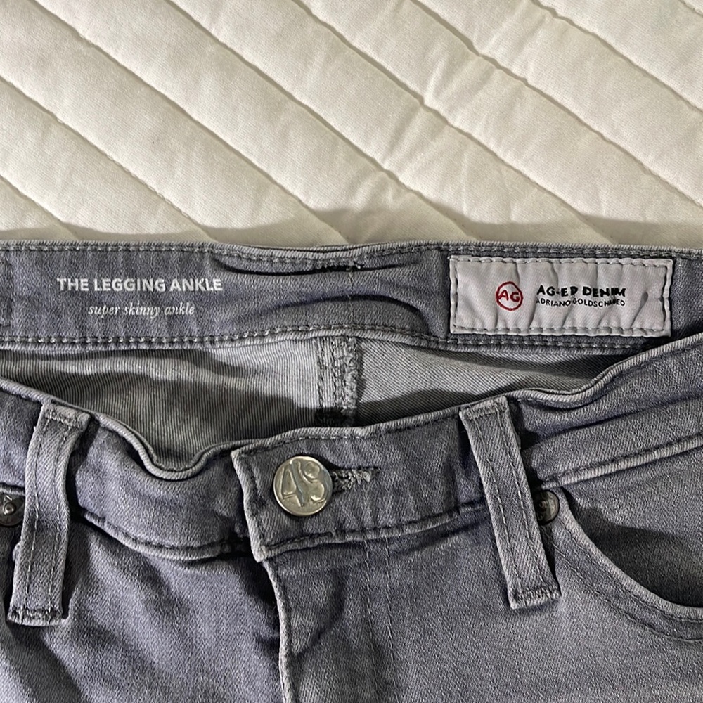 Ag “the legging ankle” grey jean size 26